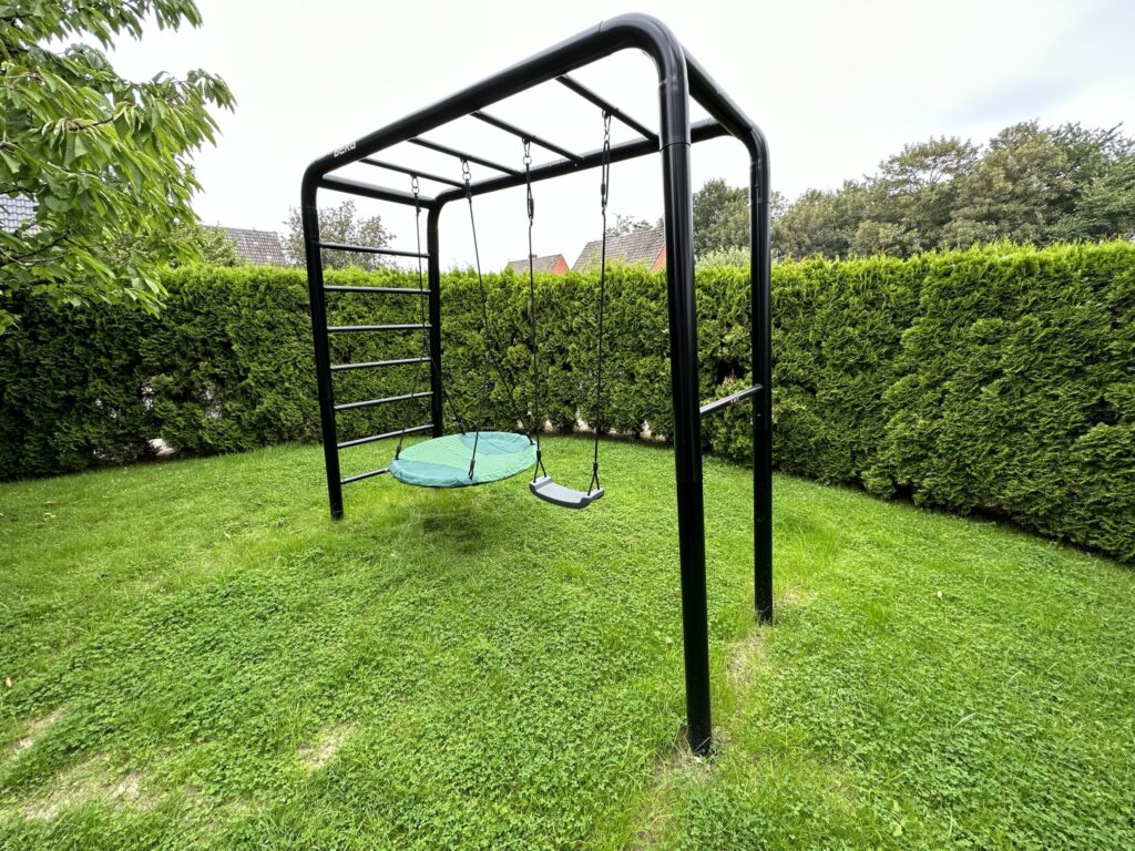 Berg Playbase Klettergerüst